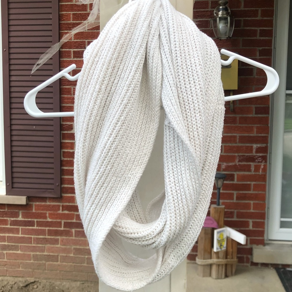 White infinity scarf